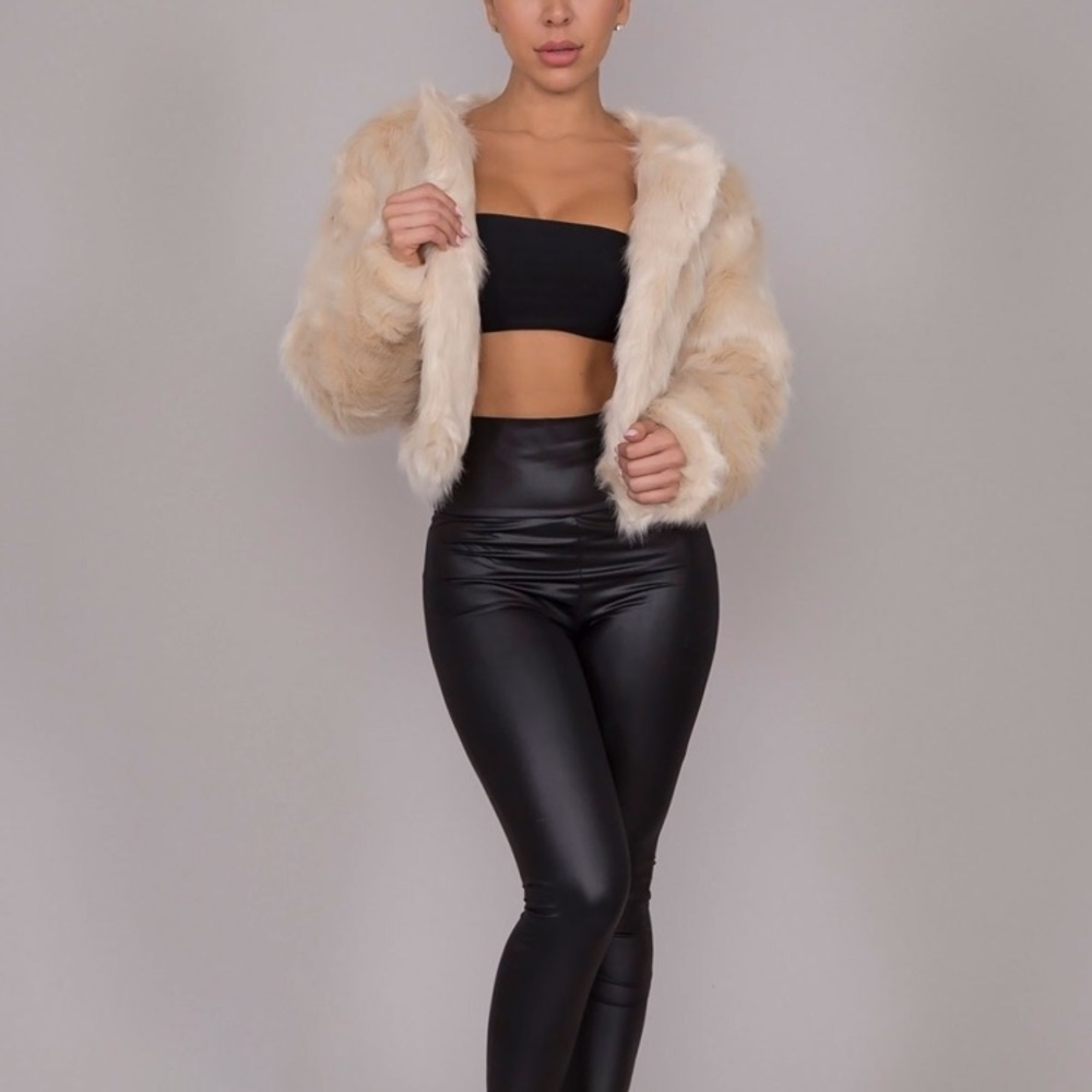 CROPPED FAUX FUR JACKET - BEIGE